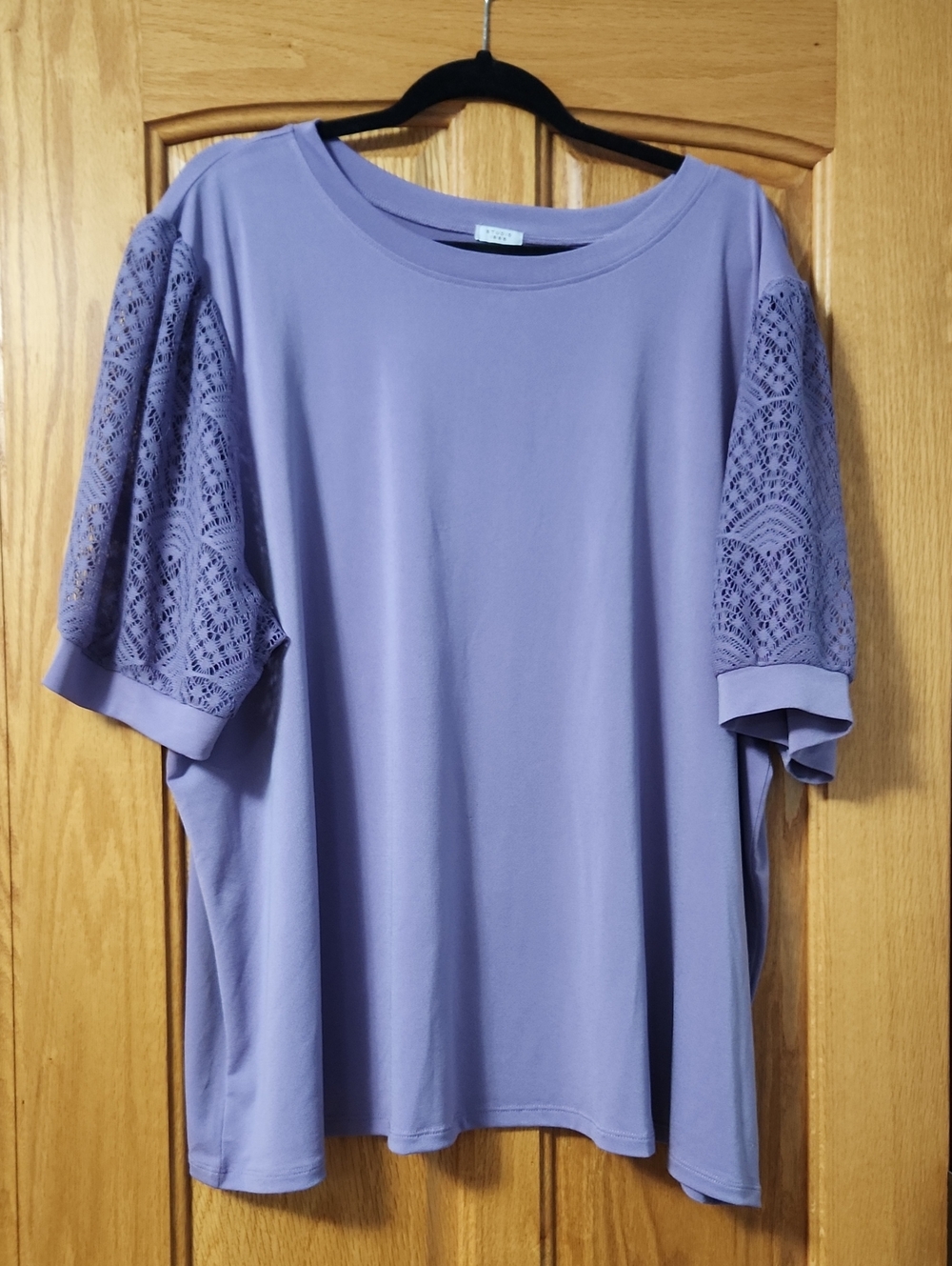 Studio Lavender Crochet Sleeve Short Sleeve Tee